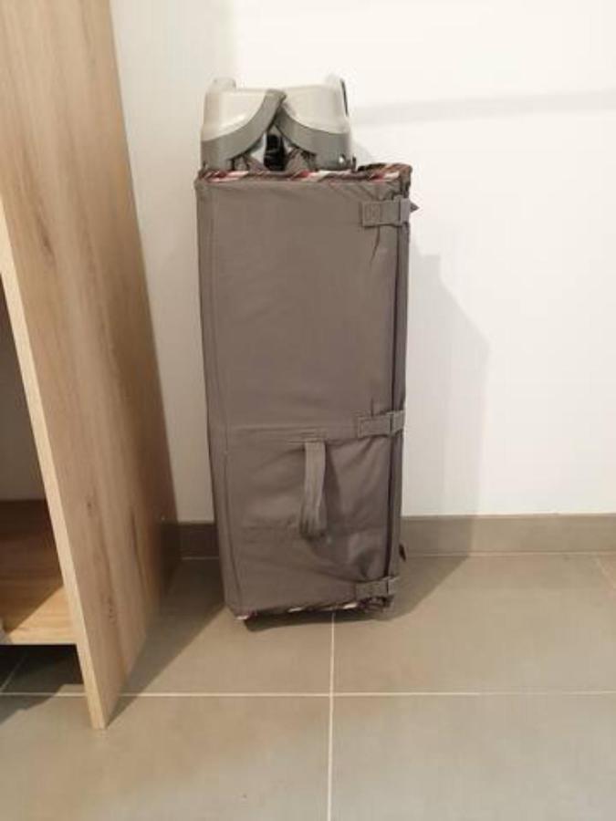 Apartamento Le Petit Charmeur, Parking, Wifi, Gare Flers  Exterior foto
